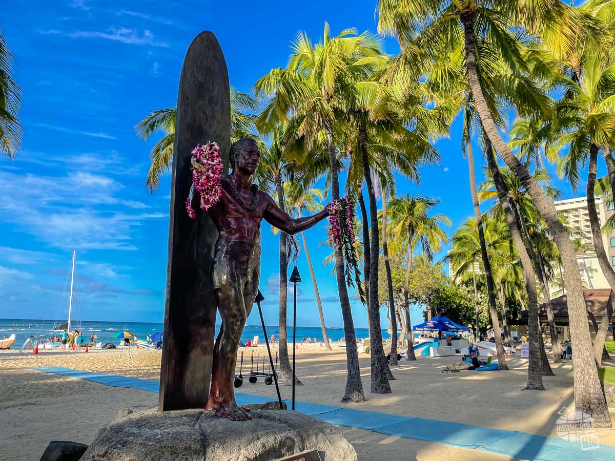 Duke Kahanamoku statue at Waikiki.