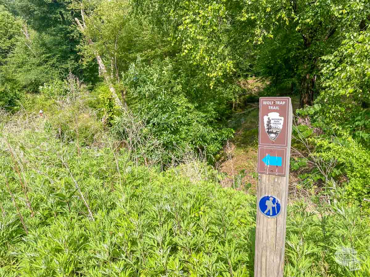 A trail marker at Wolf Trap National Park for the Performing Arts