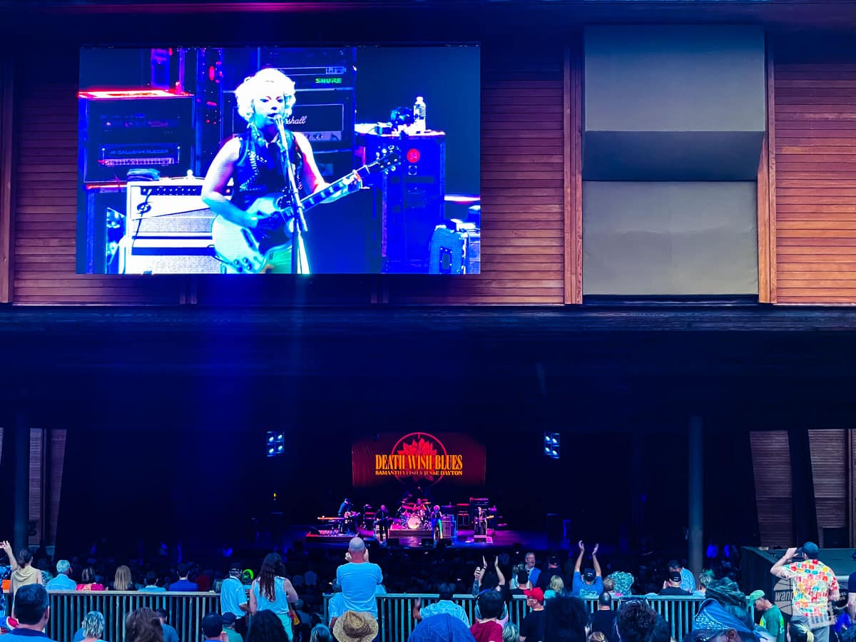 Samantha Fish and Jesse Dayton performing at Wolf Trap National Park for the Performing Arts.