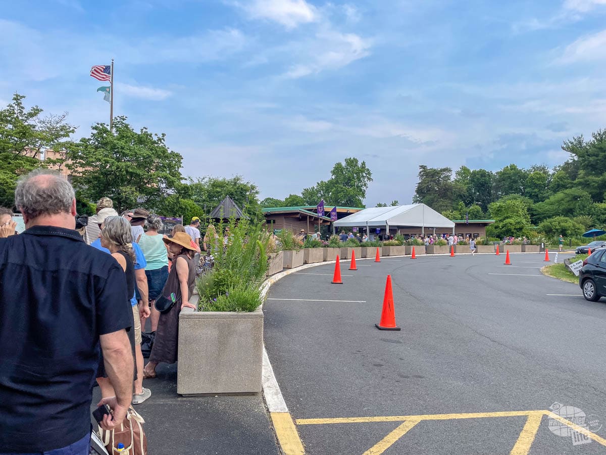 A line of folks looking to get into Wolf Trap for lawn seats.