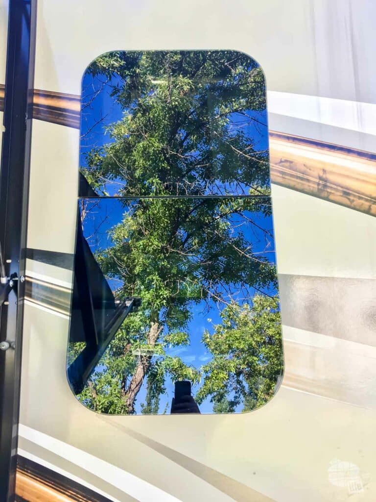 An RV window with no tape
